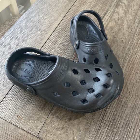 NEW! NOTHINZ SHOES JUNIORS/BIG KID CLOGS | black | Size J6 L8 unisex - Picture 12 of 12